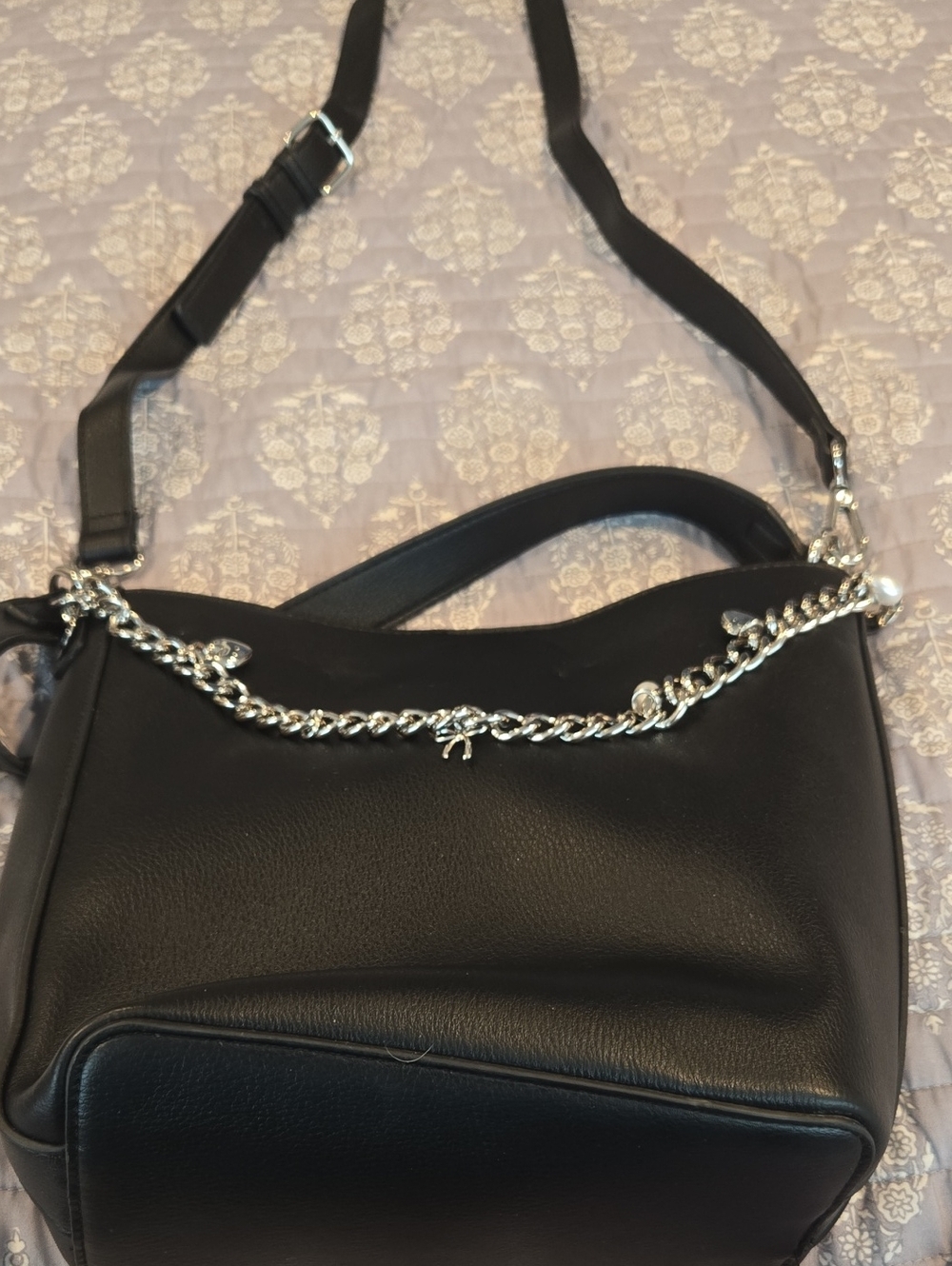 Black Women's Chain-Accent Shoulder Bag